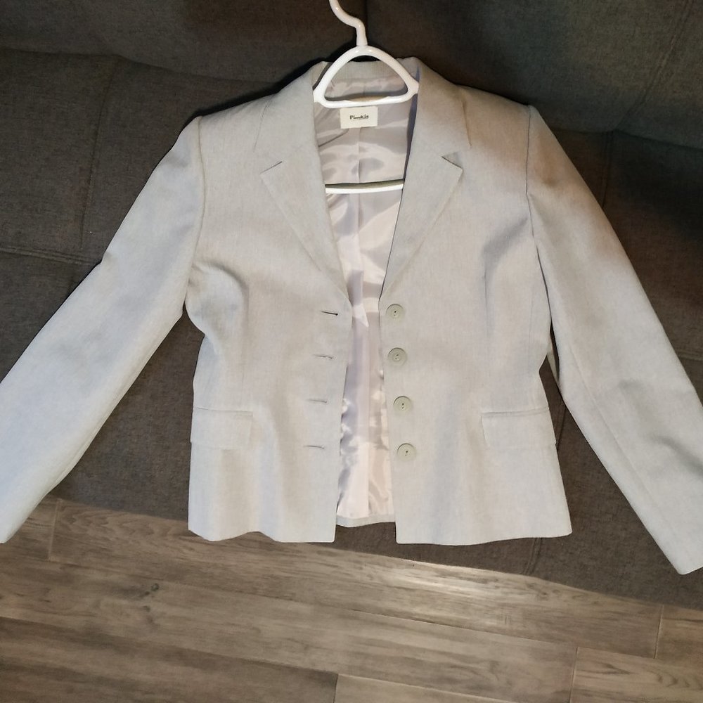 Lady's jacket, tailored. size M-L (EU 40, UK 38)